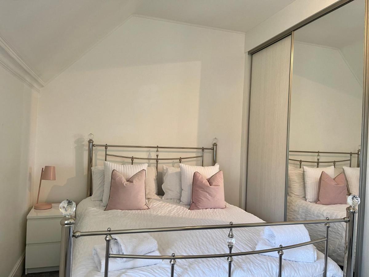 Thornton House Private Country House Thornton Hough Entire House Sleeps 6 Wirral Eksteriør billede